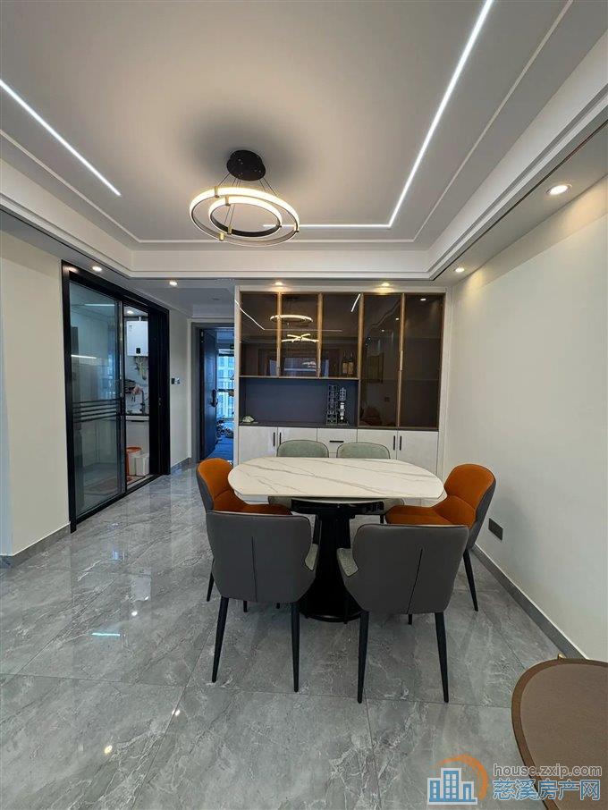 明月湖中海湖心半岛精装房101平180万