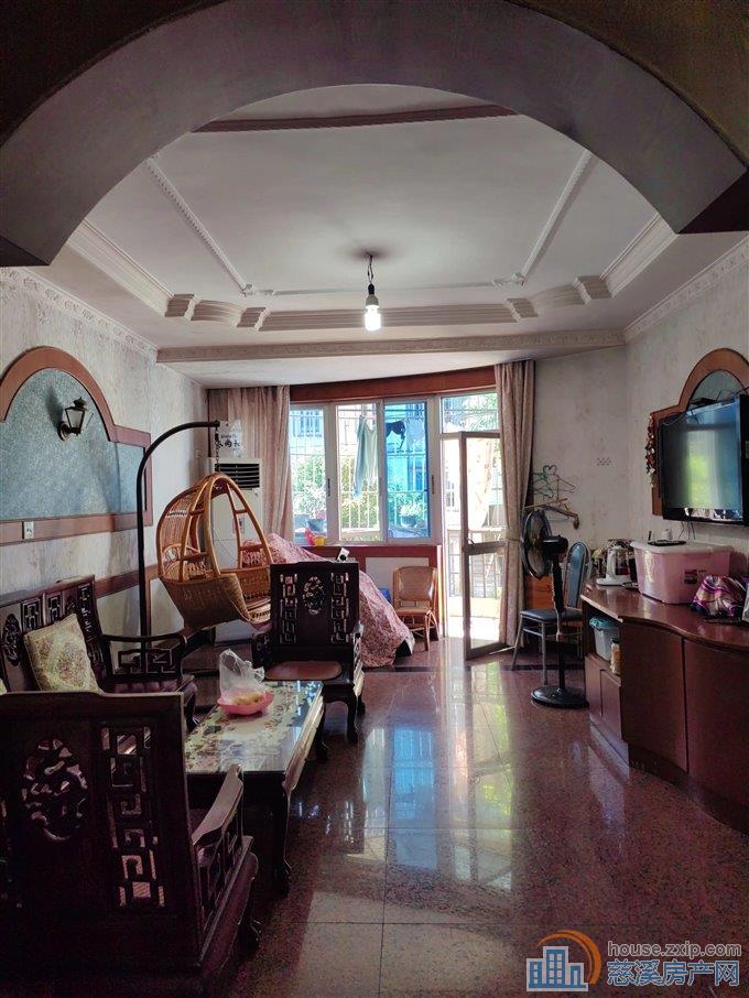 稀缺 低楼层金山新村 装修保养好