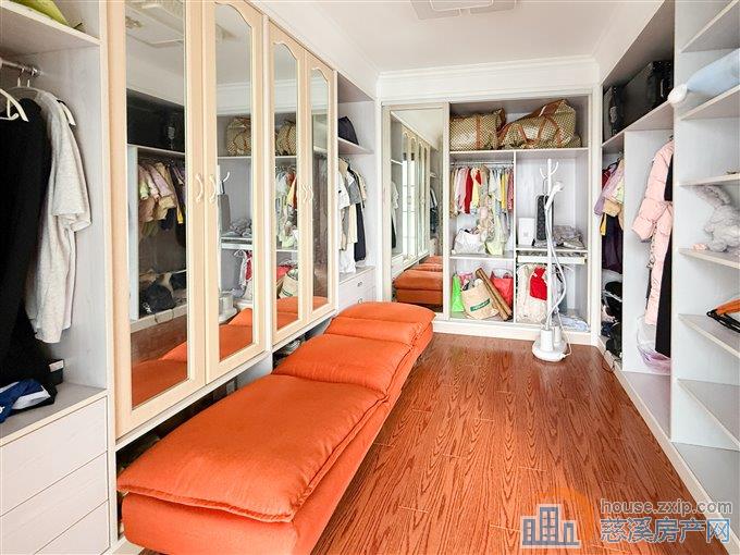 碧海星辰132平155万带车位精装修