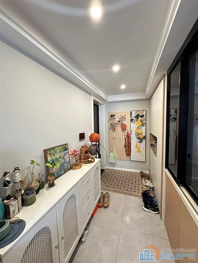 实验上林无在读 三室两卫 新装修258万