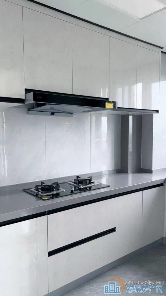 檀悦府124平豪装好楼层满2年可读书