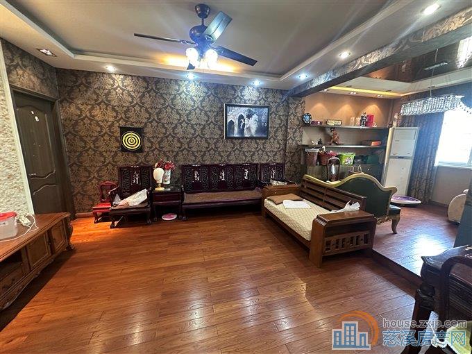 舜韵华庭96平49万送26平车库