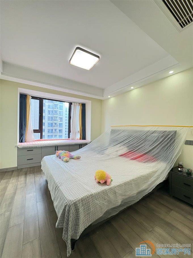 明月湖中海湖心半岛精装房101平180万