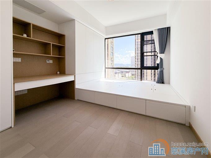 江景苑240平 338万 精装送双车位