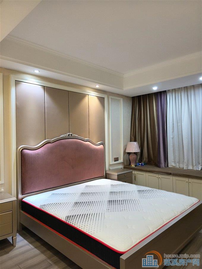 盛泰嘉苑121平169万豪装三开间朝南