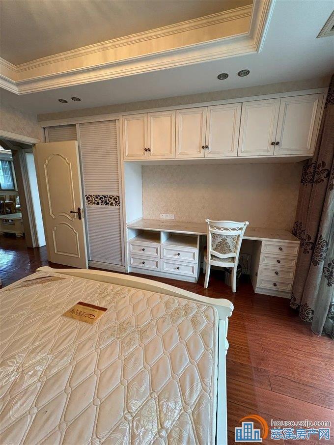 急卖 鸿都大厦 精装97平方113.8万