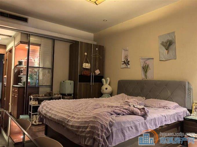 星辰公寓电梯房朝东41.5平精装34万