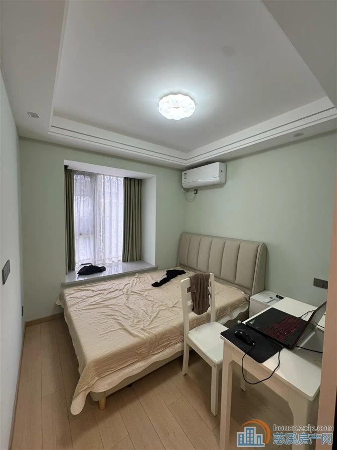 蔚蓝云图花苑85平93.8万精装