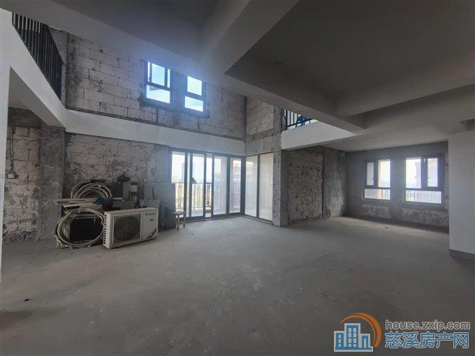 橡树湾顶复 带大露台 带车位 370万