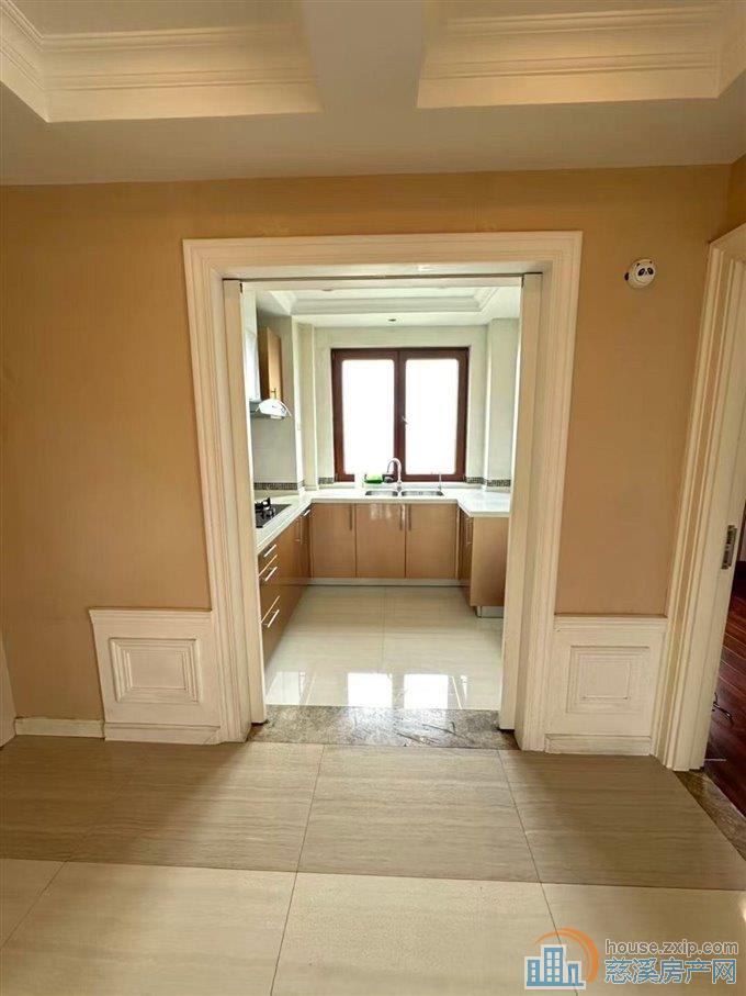 和润公寓好位置好楼层133平带车库精装