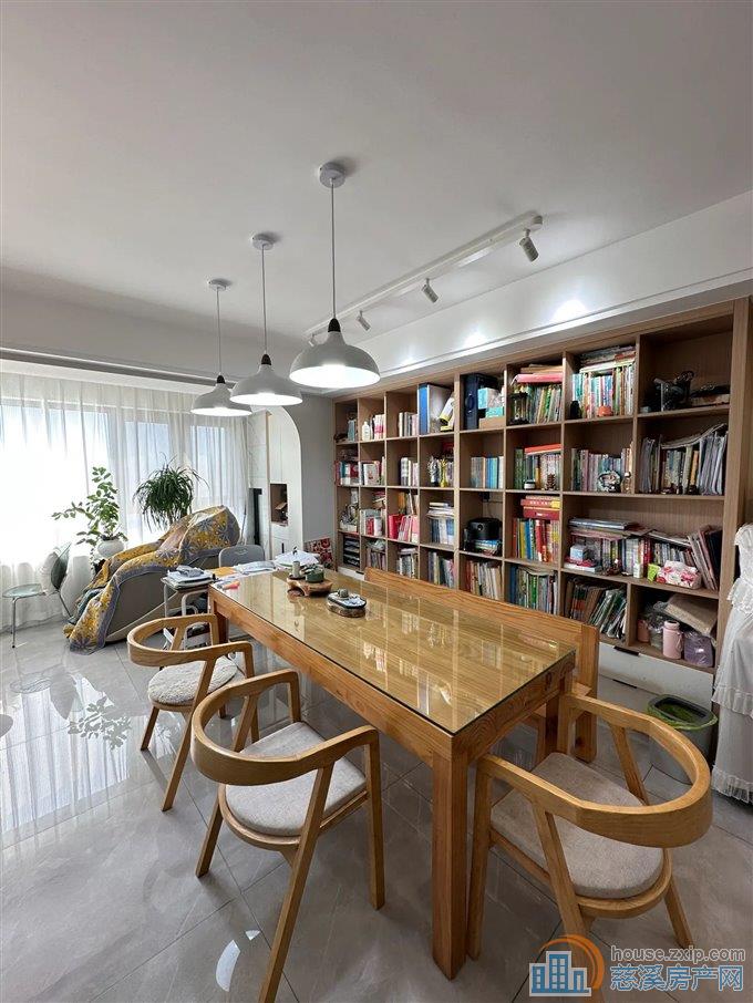 实验上林无在读 三室两卫 新装修258万