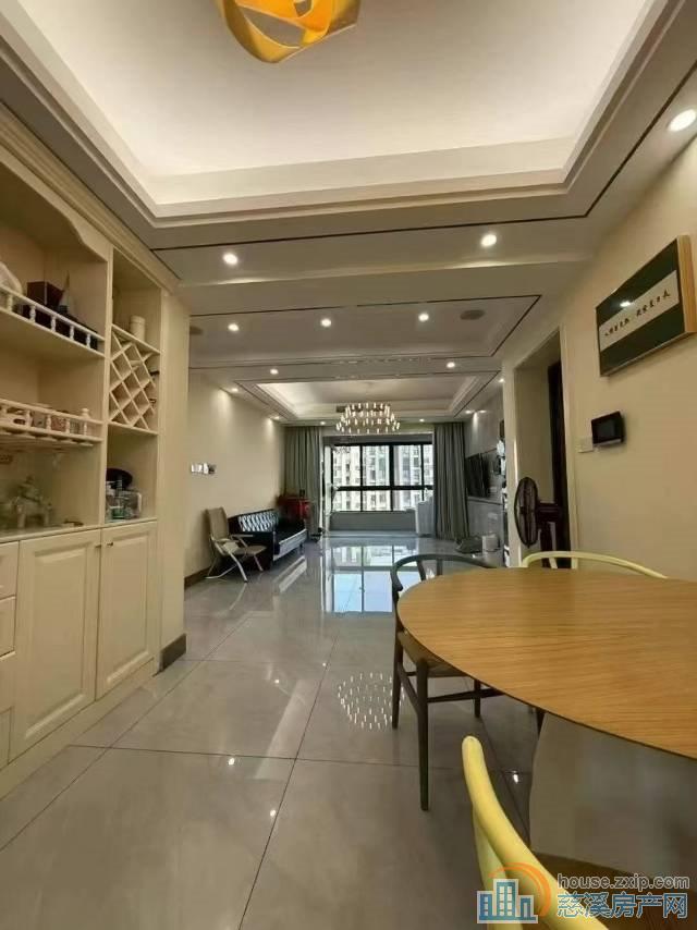 金仕华庭南区122平精装192.8万2年