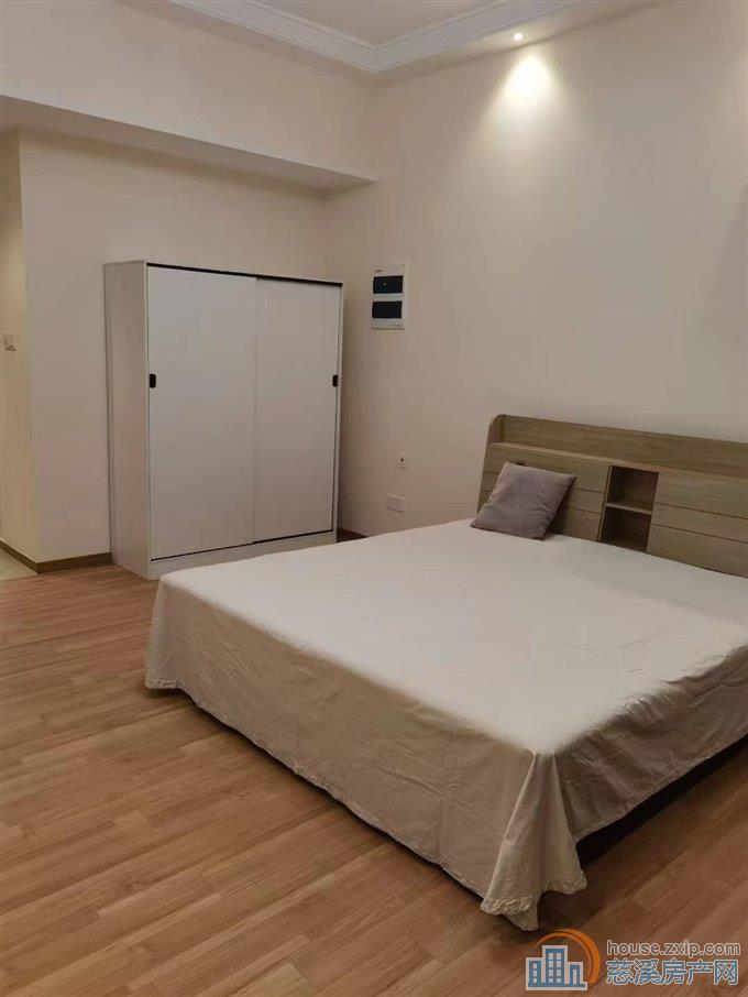 海铂中心52平朝南中楼层精装39.8万