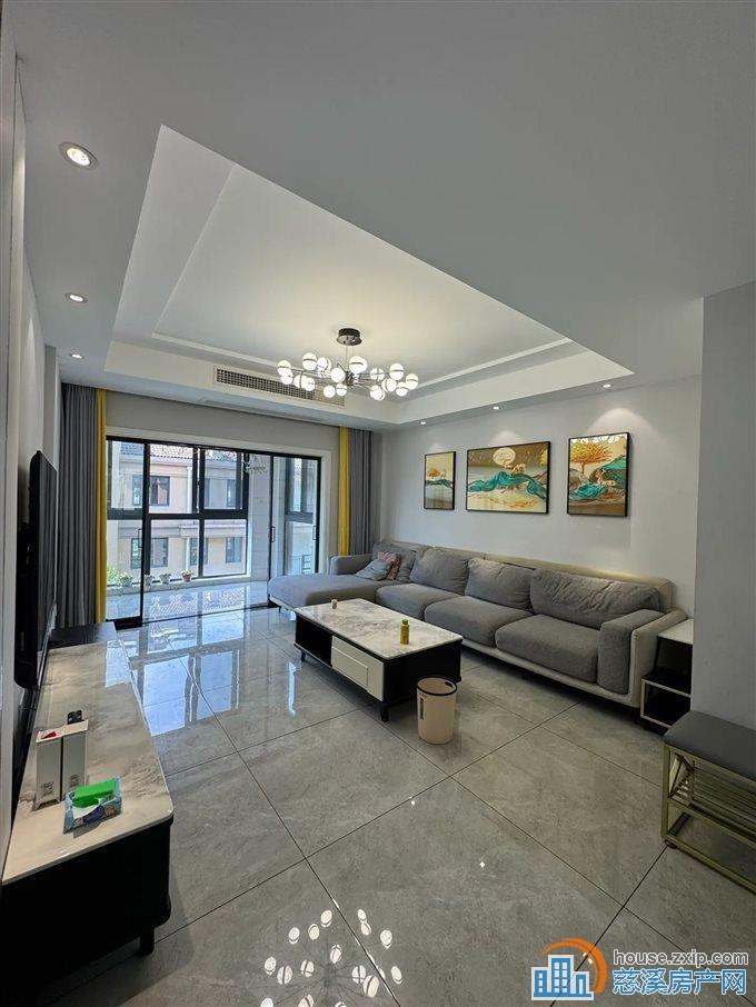 御翠苑 精装带地暖107平方132万