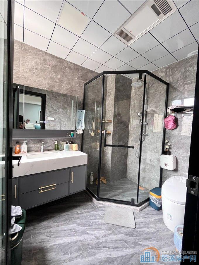 鸣北小区3室2厅1卫