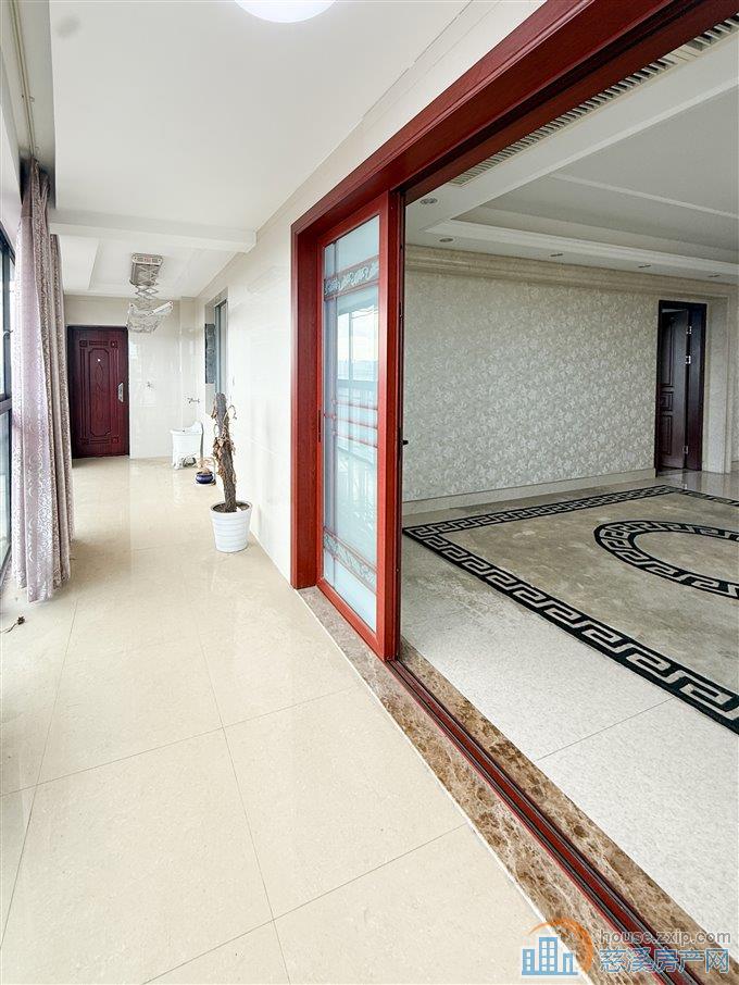 集贤轩224平188万送车位大平层