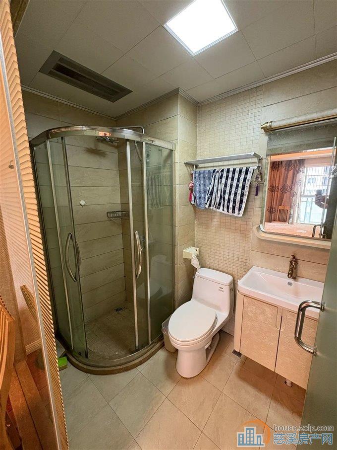 鸿都大厦 精装修 97平 106.6万