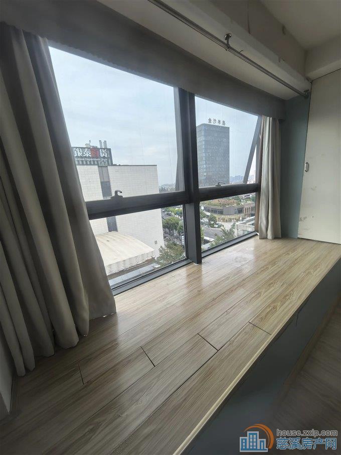 出售泰悦公寓45平110万书包房