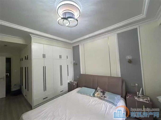 嘉景园好楼层精装基本没住车位储藏间