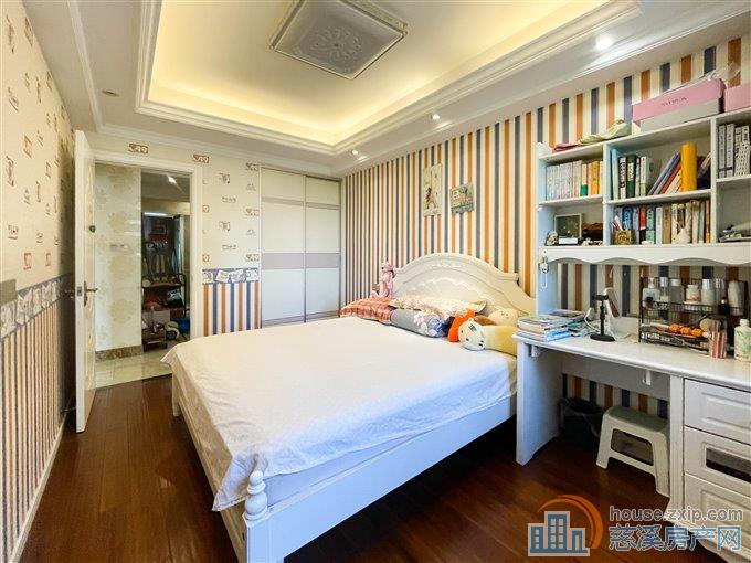 金色港湾小区137平179万6层电梯洋房