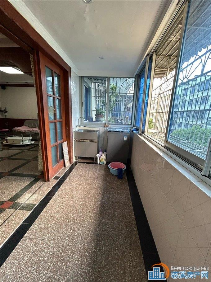 孙塘新村 中庭位置115平方108.8万