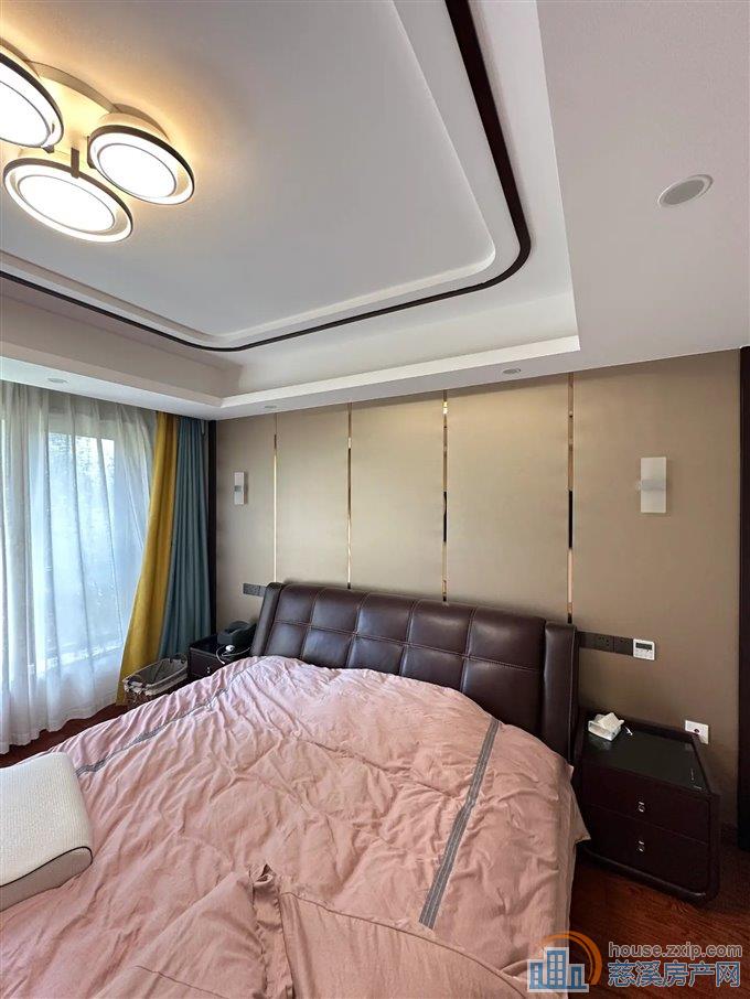 金仕华庭124平精装保养很好210万