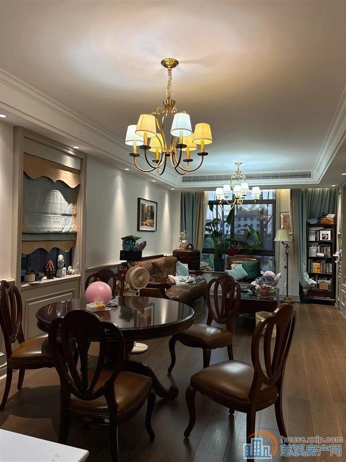 中梁泊景庭上叠312万 带车位 美式豪装