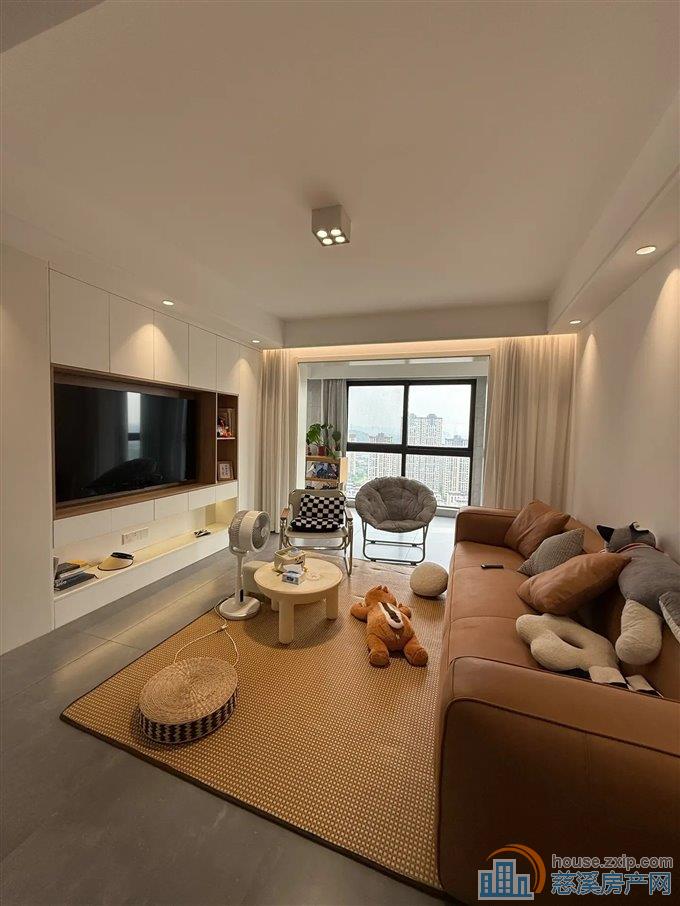 俯院江南北区126平165万精装修