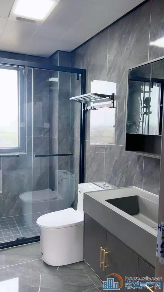 檀悦府124平豪装好楼层满2年可读书