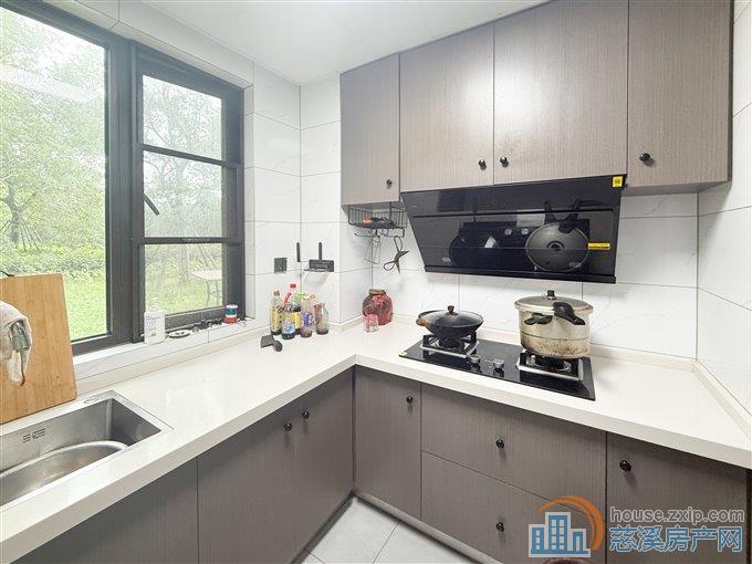 天铂佳苑 南北花园200平 带双车位