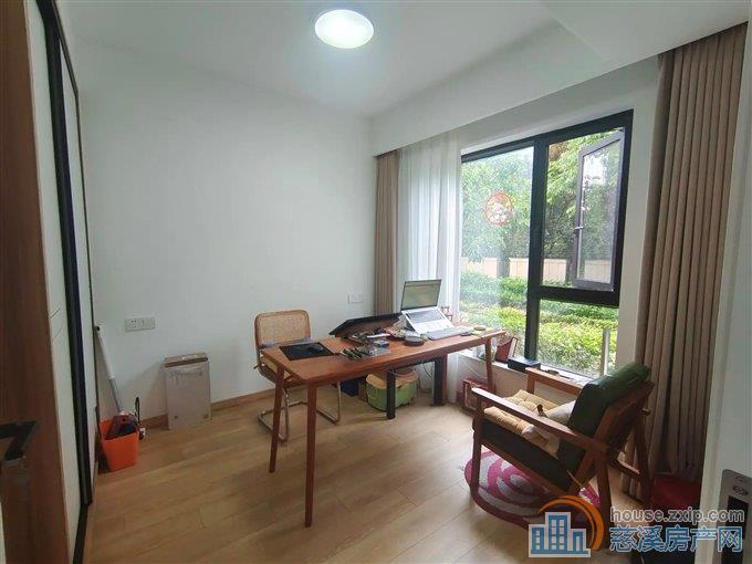 金仕华庭 精装保养好 低楼层