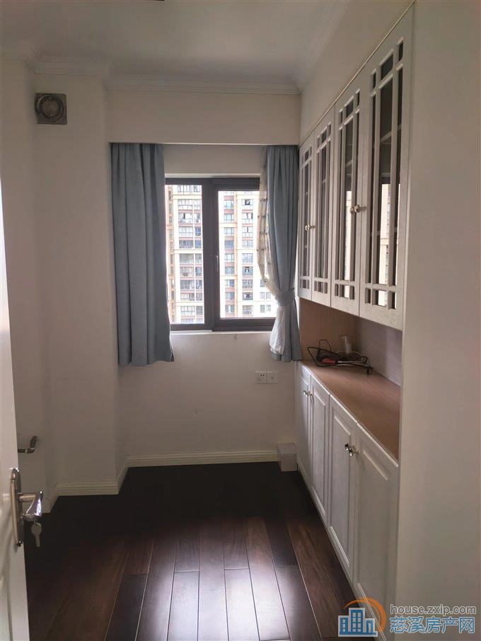 天悦湾花苑137平143万精装修