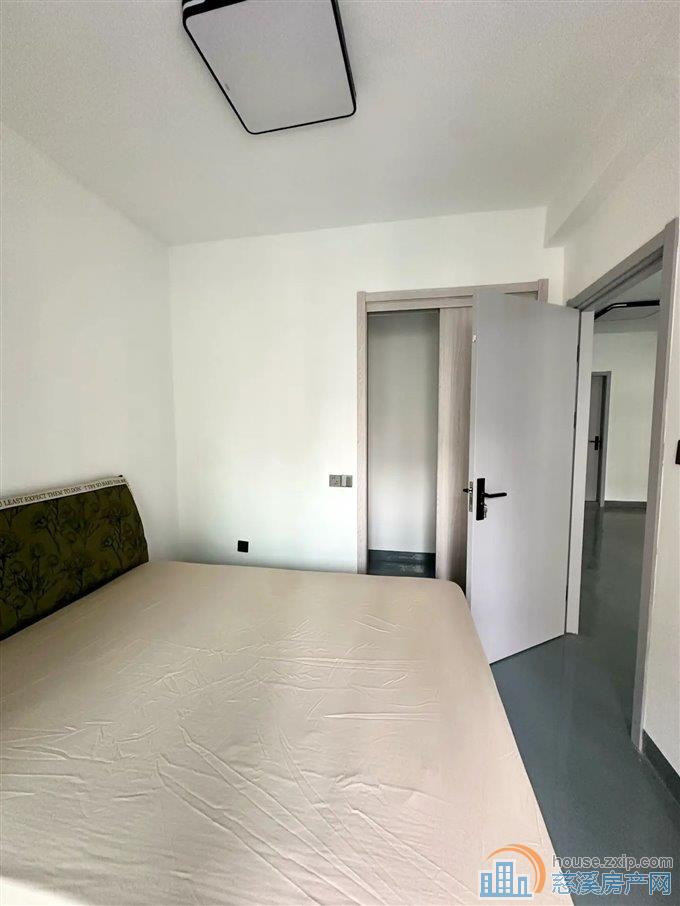 出租蔚蓝云图花苑95平方2200每月