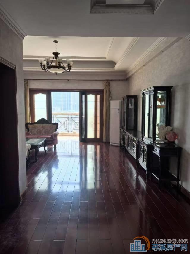 东方明珠洋房7楼178平车位189.8万