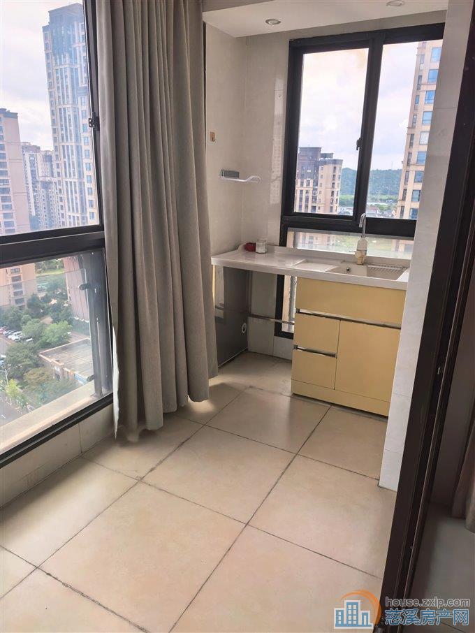 天悦湾花苑137平143万精装修