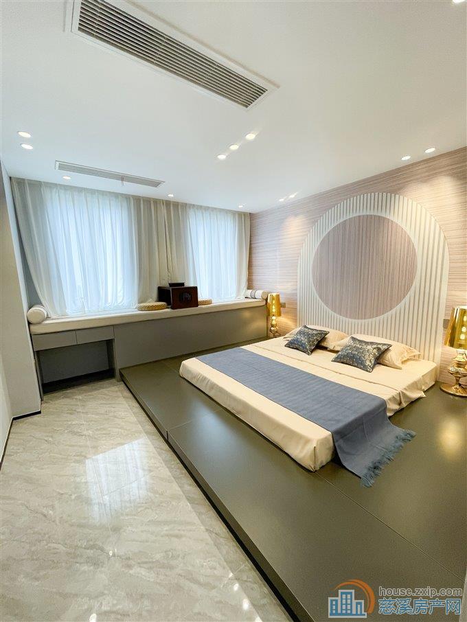 特价 裕嘉小区 豪装50万 送车位