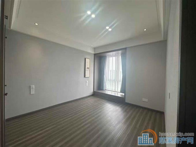  嘉景园电梯房120平中高层139.6万