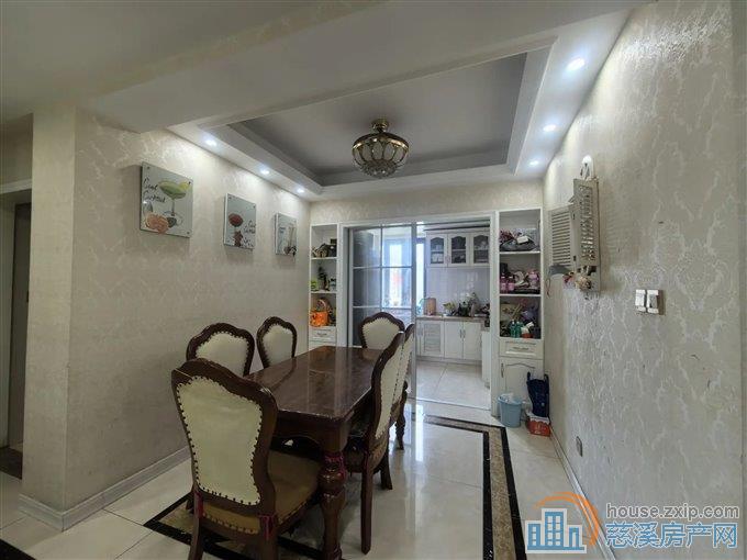 界牌新村138平162万送车位杂物间