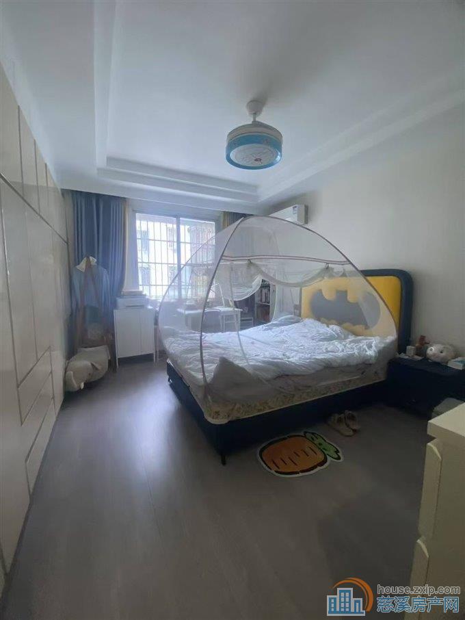 童家新村2楼72.4平精装90万