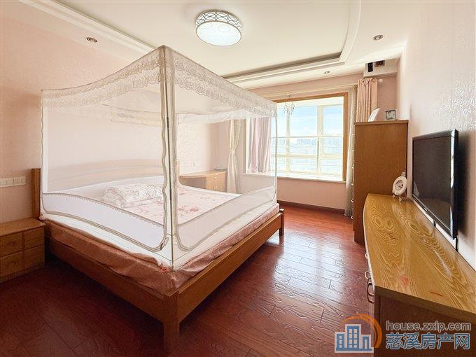 东方明珠城136平136万带车位