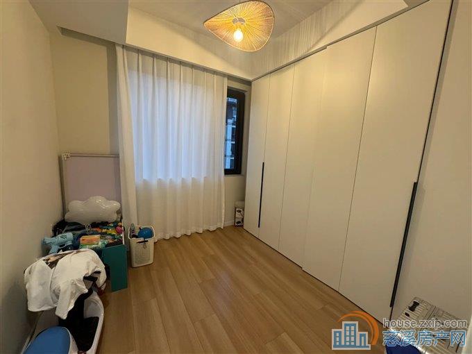 红星天铂佳苑130平160万送车位