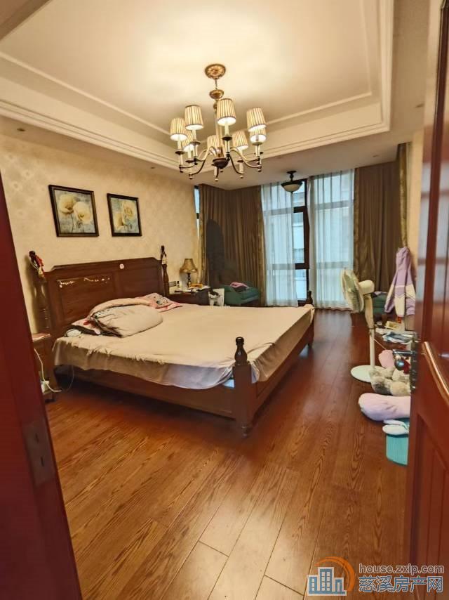 剑南家园二通三别墅精装285平388万