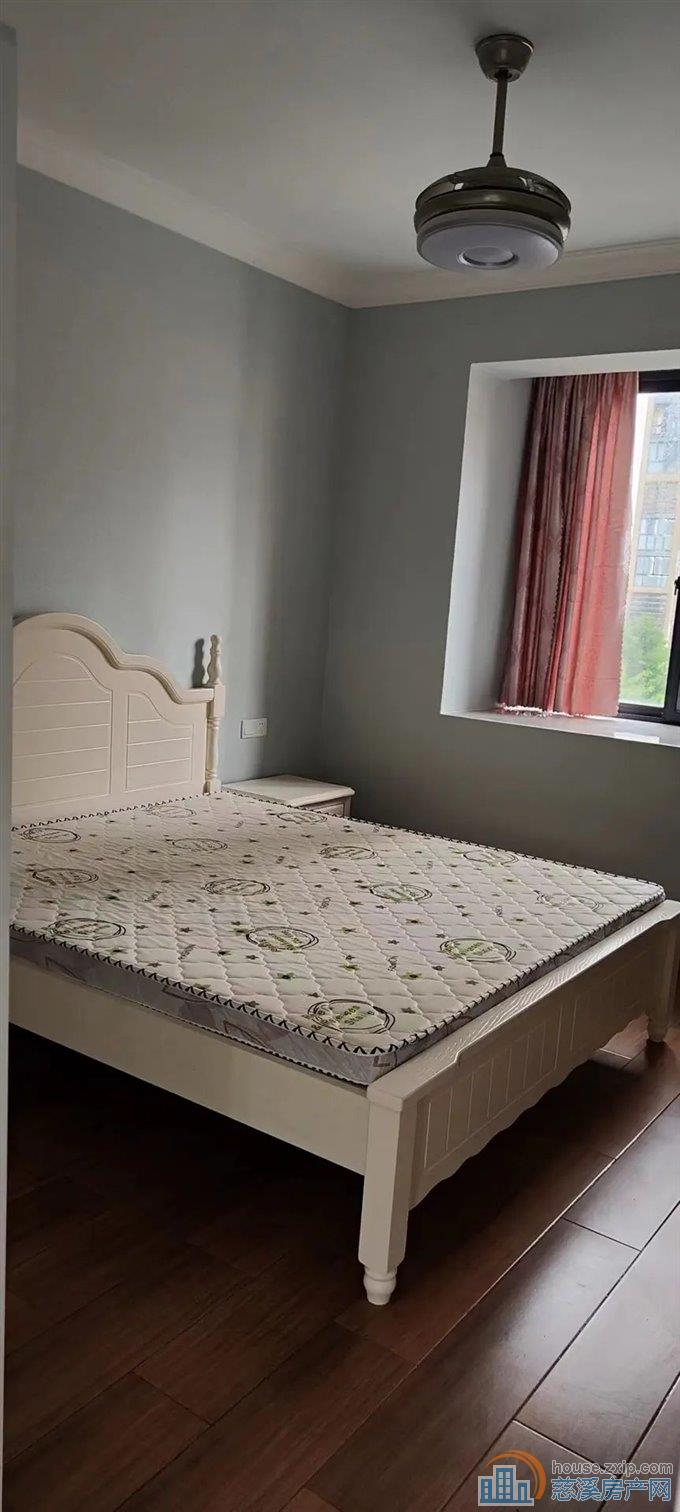 出租明月佳苑90平方2600每月