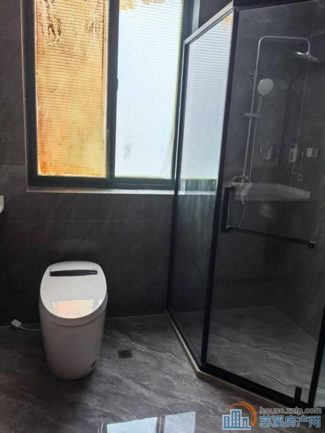 东方明珠洋房7楼178平车位189.8万