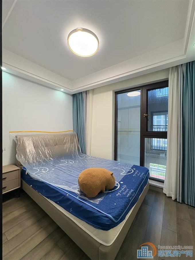 明月湖中海湖心半岛精装房101平180万