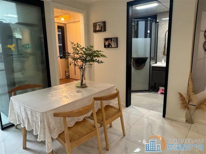 红星天铂佳苑130平160万送车位