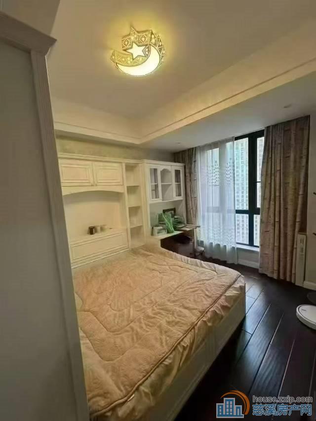 华润凯旋门中高楼层141平豪装230万