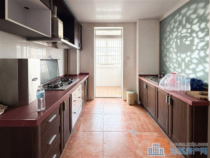 秀水华庭174平159.8万顶复送车位