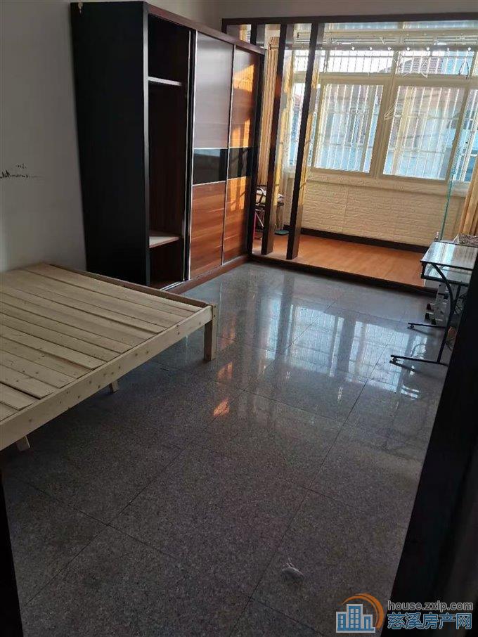 吉祥新村5楼二室一厅1500元/月