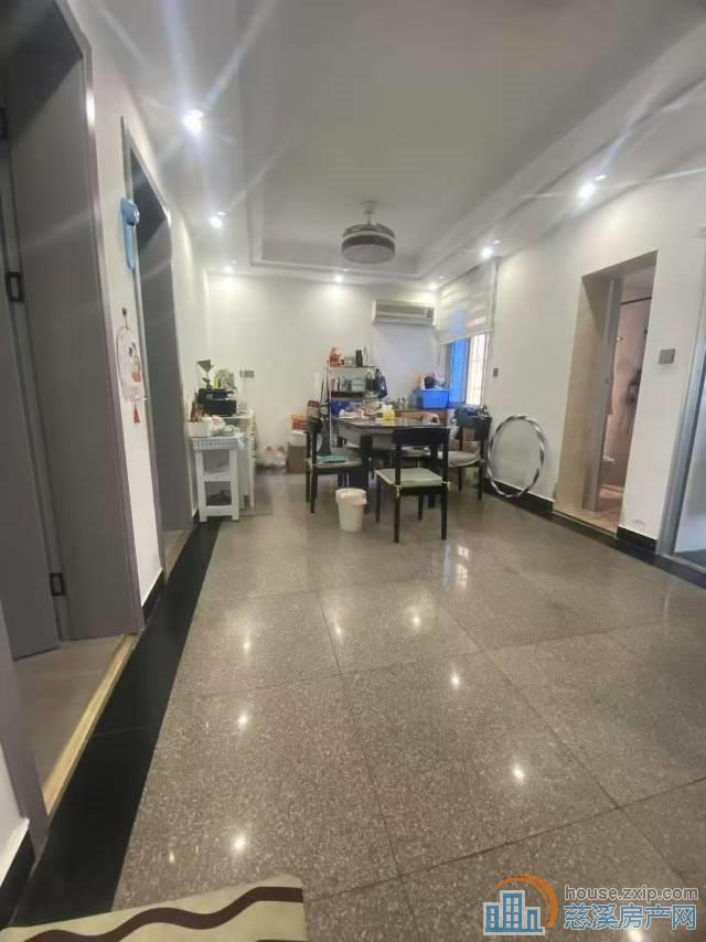 童家新村2楼72.4平精装90万